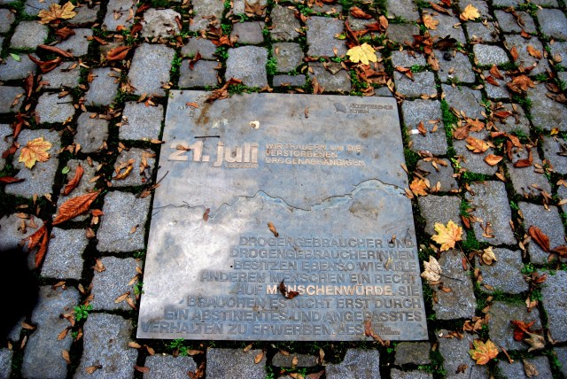 Gedenktafel Drogenabhängige Taunusanlage