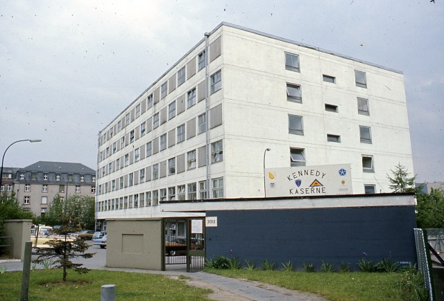 d20100416_kennedy_kaserne