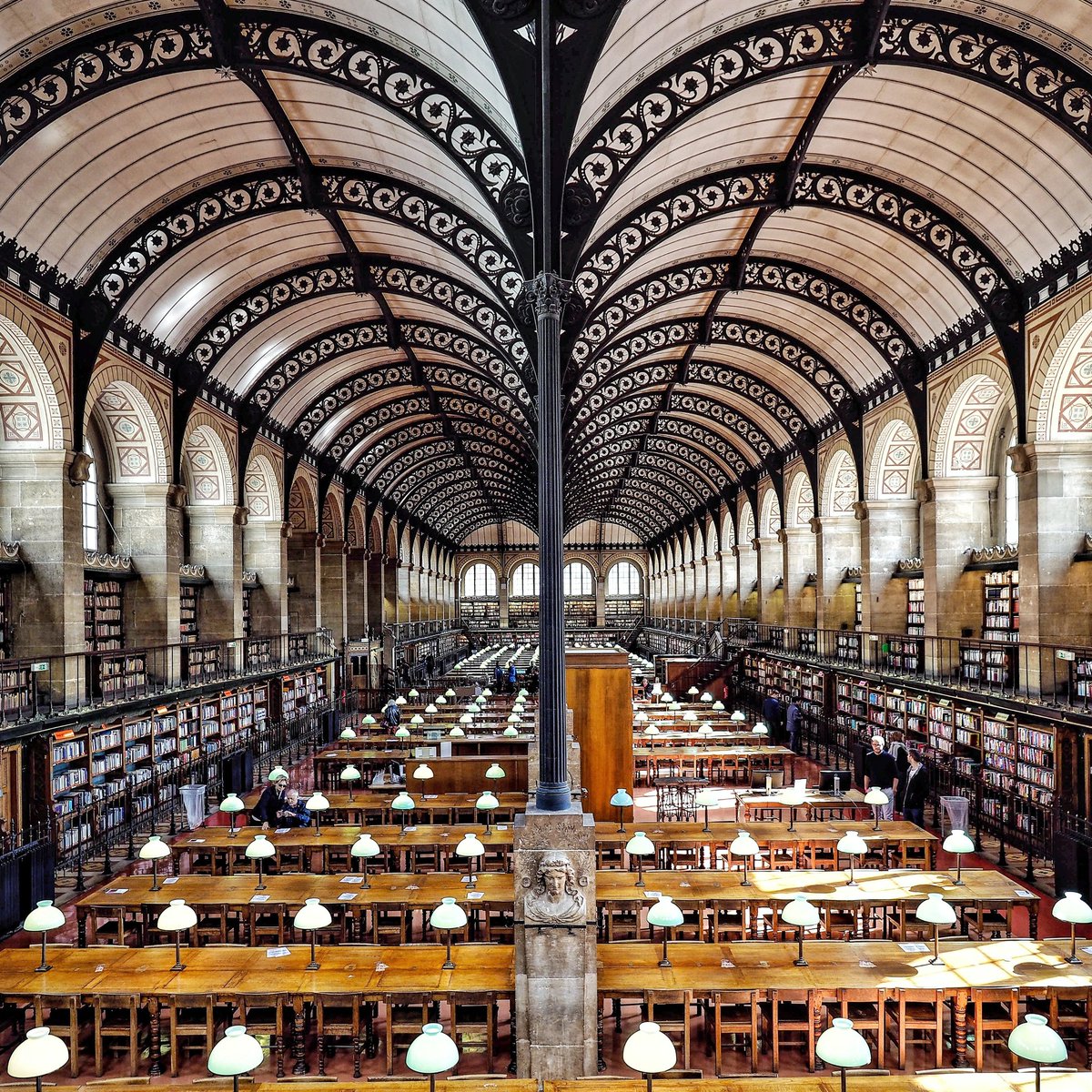 Bib Ste Geneviève Instagram superchinois801